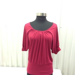 NEW WITHOUT TAGS RED FITTED TOP